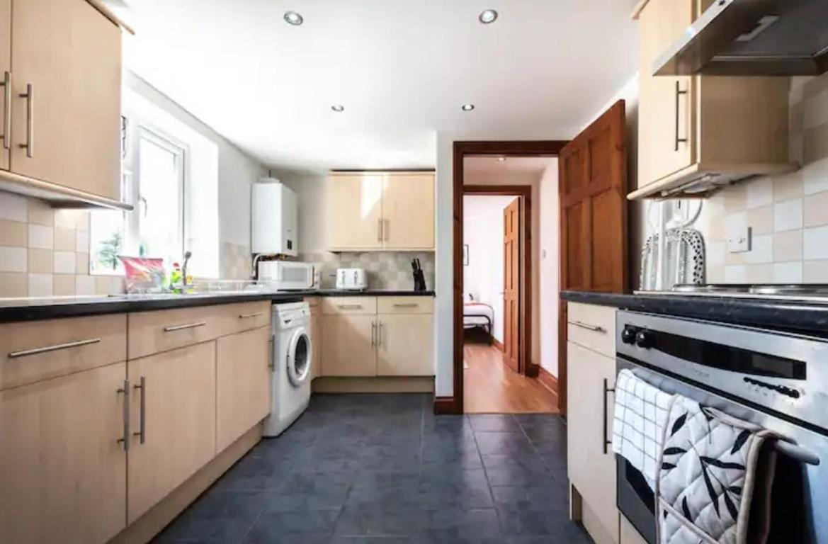 Metropolitan - 2 Bed, Private Parking Apartment, Great Commercial Home From Home Stay! Southampton Buitenkant foto