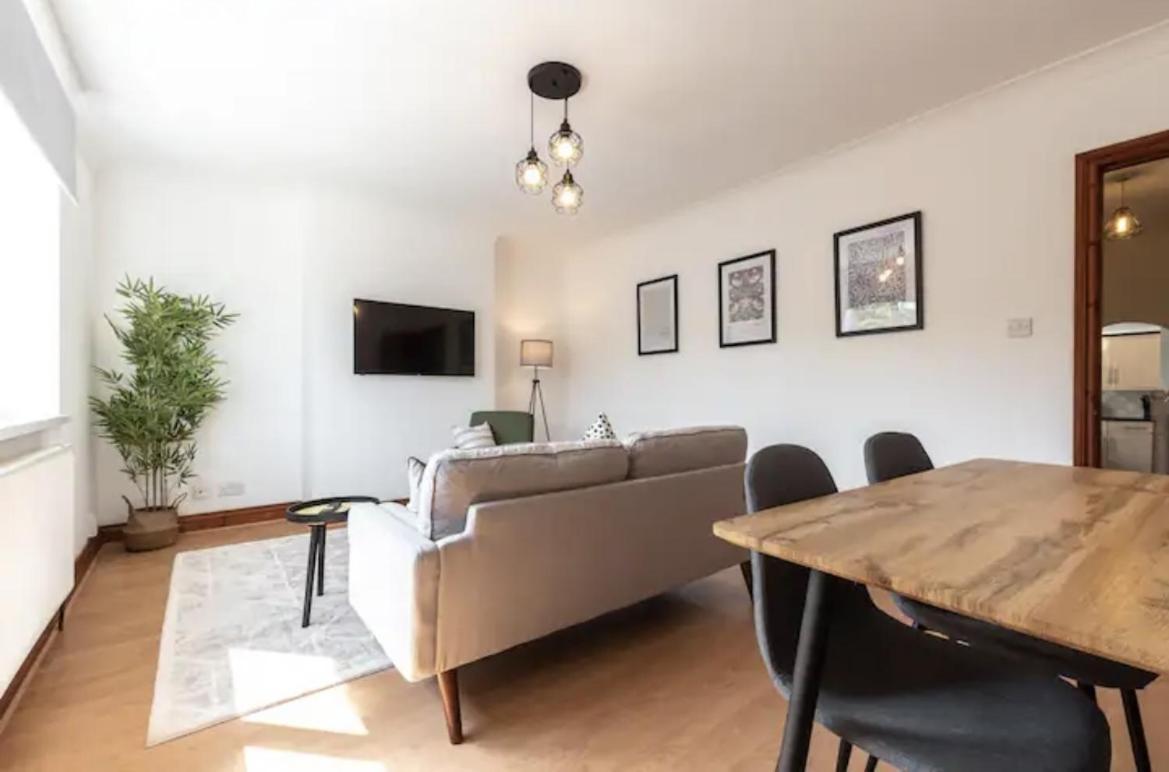 Metropolitan - 2 Bed, Private Parking Apartment, Great Commercial Home From Home Stay! Southampton Buitenkant foto